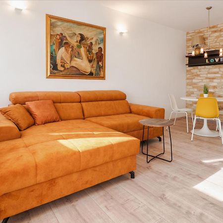 3-Bedroom Sea View Apartment - Balcony, Elevator - Spinut, Split Exterior photo