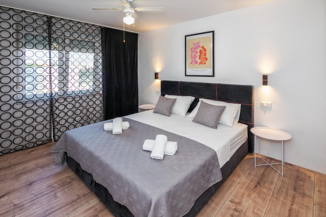 3-Bedroom Sea View Apartment - Balcony, Elevator - Spinut, Split Exterior photo