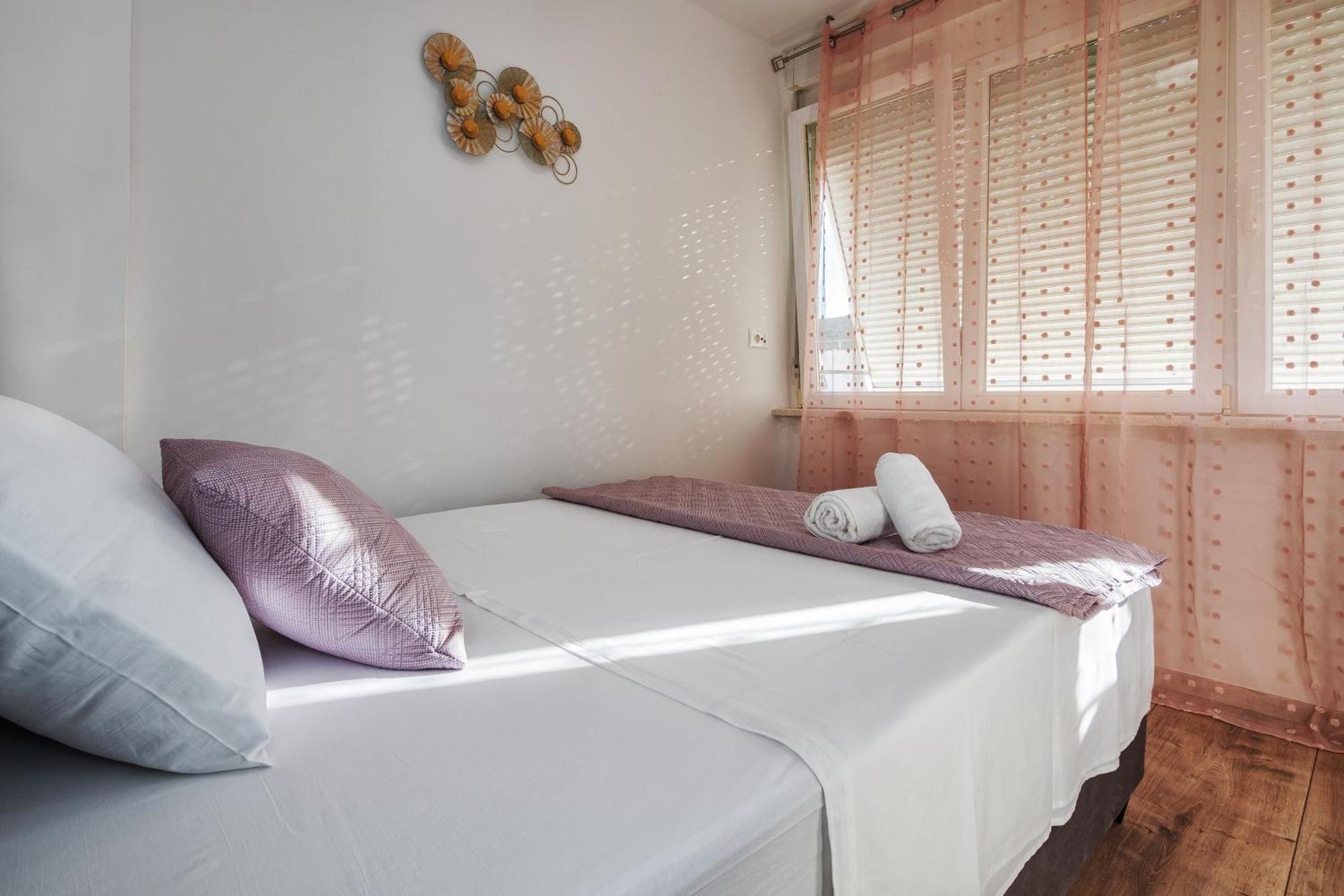 3-Bedroom Sea View Apartment - Balcony, Elevator - Spinut, Split Exterior photo